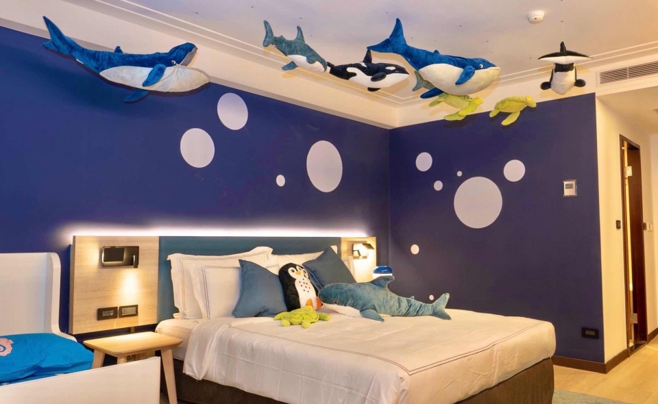 Ocean Room – Sea-Inspired (One King Bed)