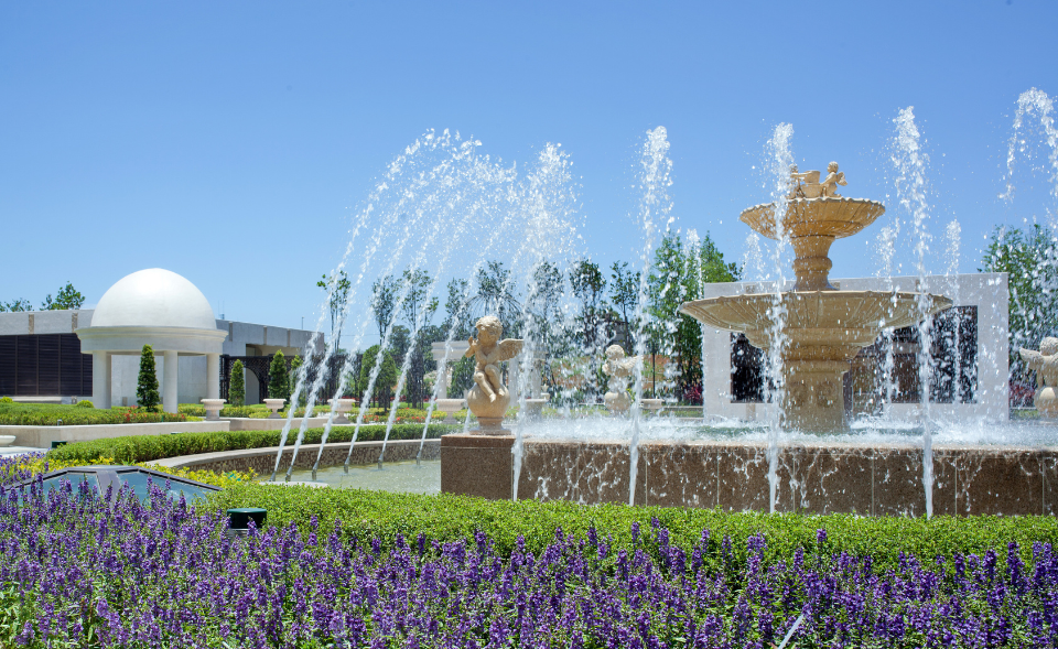 Royal Garden Plaza