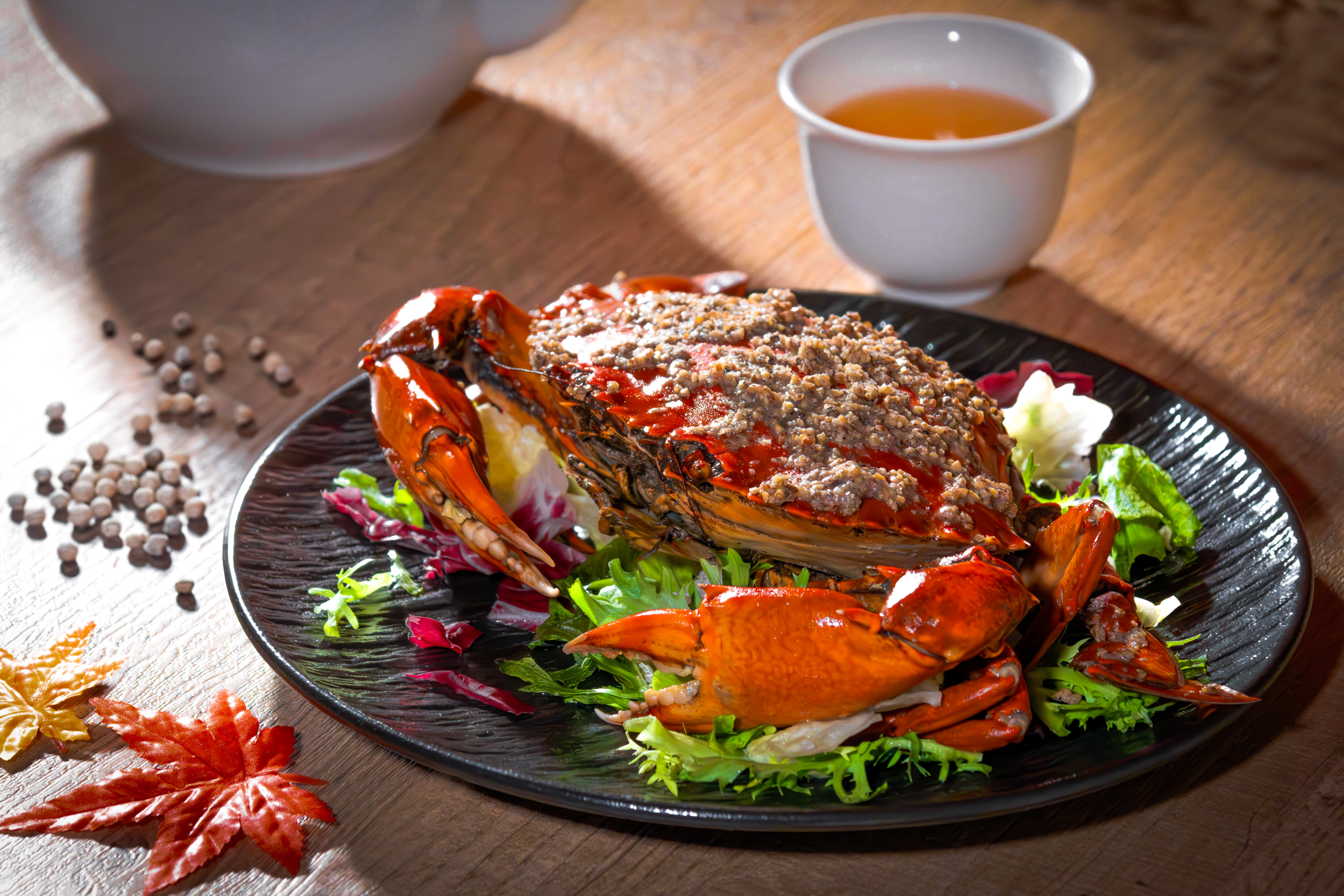 圖三、秋蟹正肥美,福粵樓限時3天指定餐點組合限時3天下殺63折,圖為粵式白胡椒沙公。(圖/嘉義福容voco酒店) 圖三、秋蟹正肥美,福粵樓限時3天指定餐點組合限時3天下殺63折,圖為粵式白胡椒沙公。(圖/嘉義福容voco酒店)