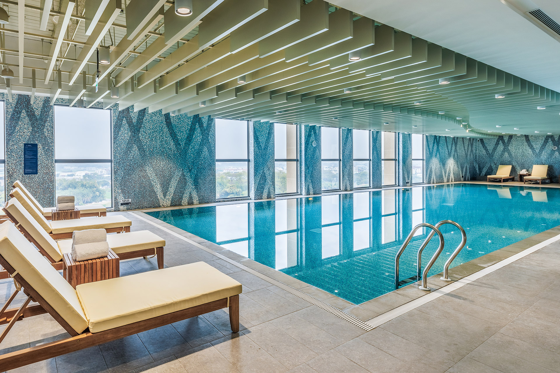 voco Chiayi-swimming pool-2 voco Chiayi-swimming pool-2